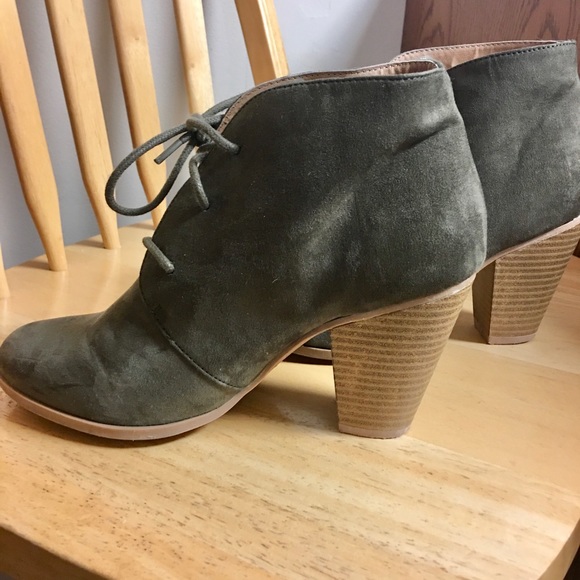 Green booties - Picture 3 of 3